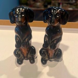Hound dog salt and pepper shakers